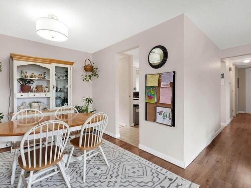 2413 Nechako Drive, Kamloops, BC - Indoor Photo Showing Dining Room