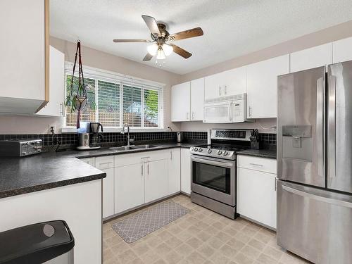 2413 Nechako Drive, Kamloops, BC - Indoor Photo Showing Kitchen With Double Sink