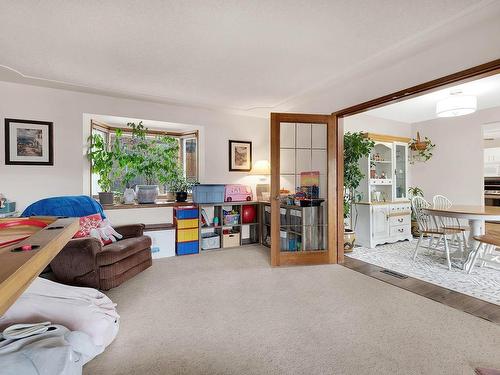 2413 Nechako Drive, Kamloops, BC - Indoor Photo Showing Other Room