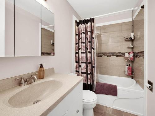 2413 Nechako Drive, Kamloops, BC - Indoor Photo Showing Bathroom