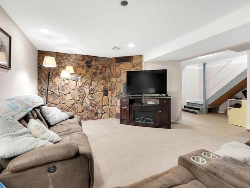 2413 Nechako Drive, Kamloops, BC - Indoor