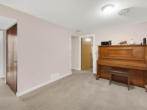 2413 Nechako Drive, Kamloops, BC - Indoor Photo Showing Other Room