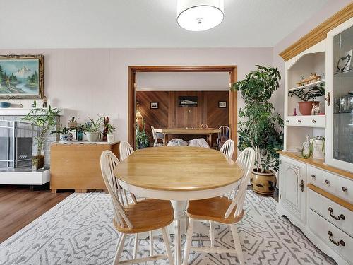 2413 Nechako Drive, Kamloops, BC - Indoor Photo Showing Dining Room