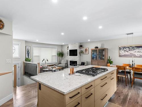 4943 Reighmount Place, Kamloops, BC - Indoor Photo Showing Kitchen