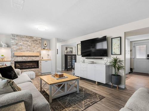 4943 Reighmount Place, Kamloops, BC - Indoor Photo Showing Living Room With Fireplace