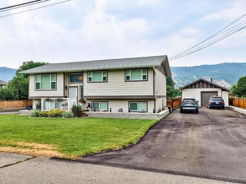 4943 Reighmount Place, Kamloops, BC - Outdoor With Facade