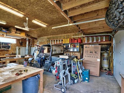 4943 Reighmount Place, Kamloops, BC - Indoor Photo Showing Garage