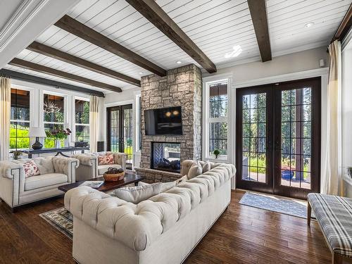 5411 Lookout Ridge Place, Sun Peaks, BC - Indoor Photo Showing Living Room With Fireplace