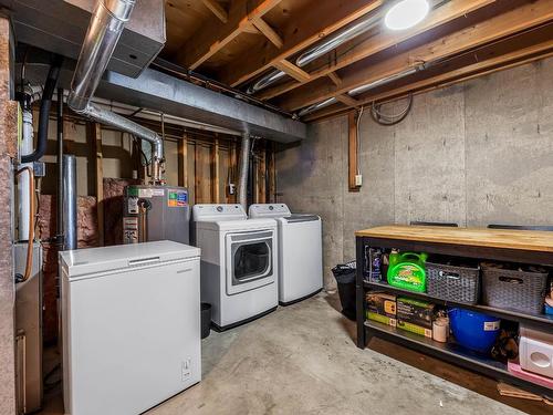 36-1469 Springhill Drive, Kamloops, BC - Indoor Photo Showing Laundry Room