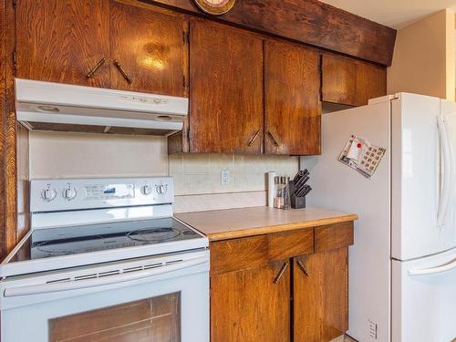 331 Kenora Road, Kamloops, BC - Indoor Photo Showing Kitchen