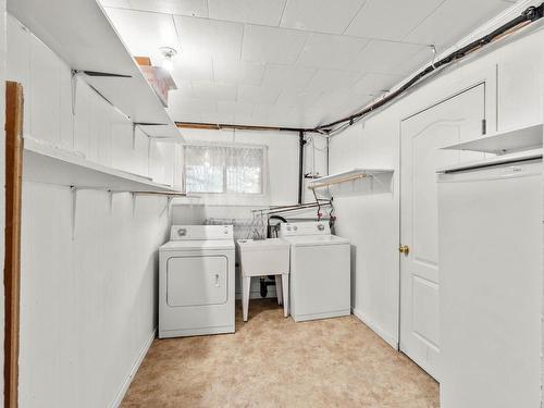 331 Kenora Road, Kamloops, BC - Indoor Photo Showing Laundry Room