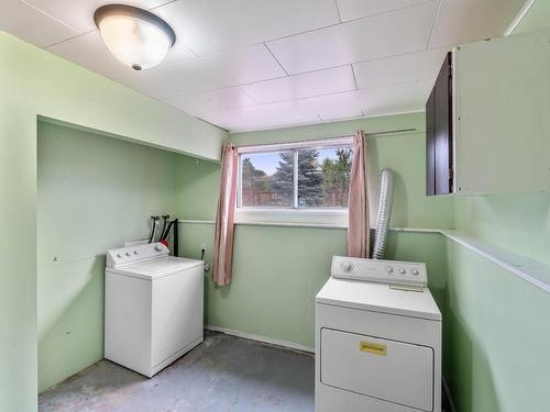 331 Kenora Road, Kamloops, BC - Indoor Photo Showing Laundry Room