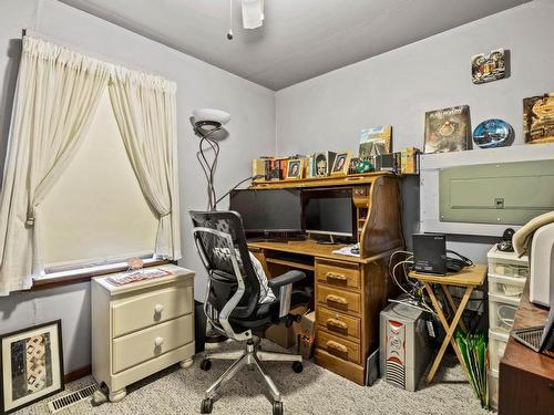 185 Yew Street, Kamloops, BC - Indoor Photo Showing Office