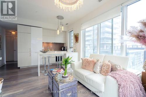 1103 - 15 Lower Jarvis Street, Toronto (Waterfront Communities), ON - Indoor Photo Showing Living Room