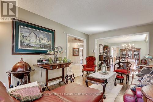 304 Goldhawk Trail, Toronto (Milliken), ON - Indoor Photo Showing Living Room