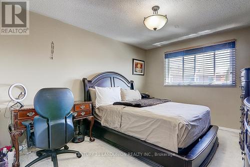 304 Goldhawk Trail, Toronto (Milliken), ON - Indoor Photo Showing Bedroom