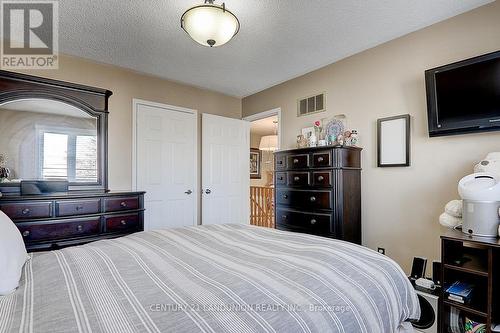 304 Goldhawk Trail, Toronto (Milliken), ON - Indoor Photo Showing Bedroom