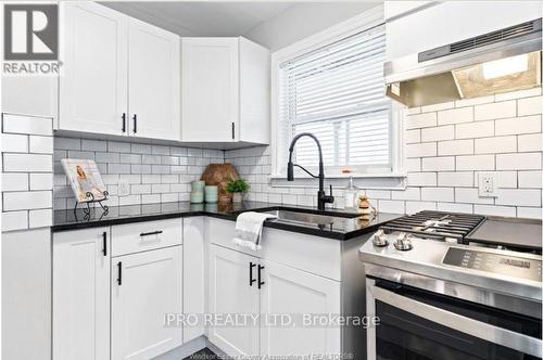 2568 Kildare Road, Windsor, ON - Indoor Photo Showing Kitchen With Upgraded Kitchen