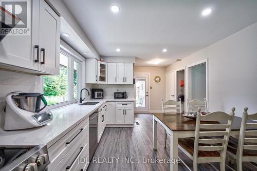 421 Canterbury Crescent, Oakville (Eastlake), ON - Indoor Photo Showing Kitchen