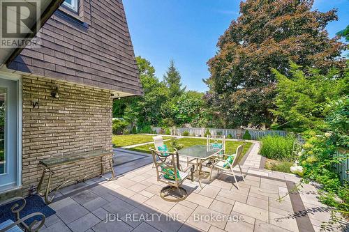 421 Canterbury Crescent, Oakville (Eastlake), ON - Outdoor