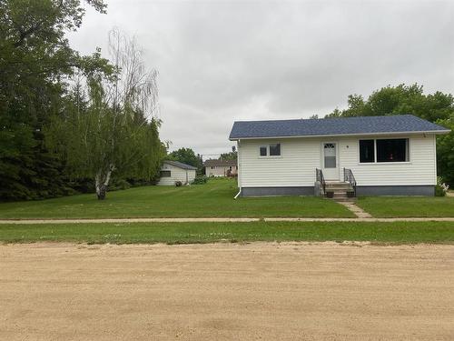 9 3Rd Avenue S, Ethelbert, MB - Outdoor