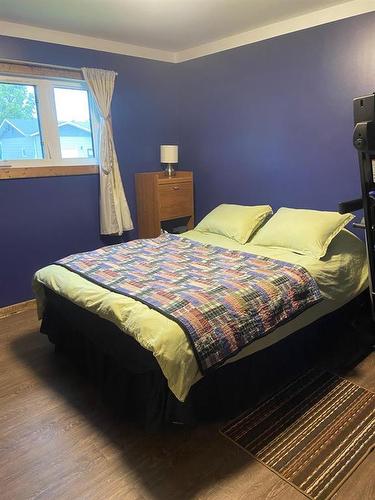 9 3Rd Avenue S, Ethelbert, MB - Indoor Photo Showing Bedroom