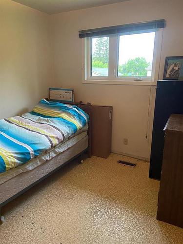 9 3Rd Avenue S, Ethelbert, MB - Indoor Photo Showing Bedroom