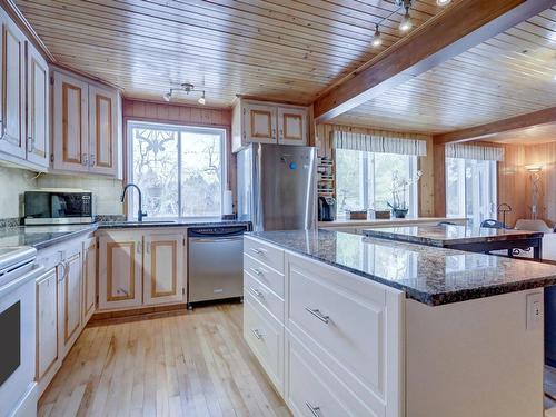 Kitchen - 3684 Av. De La Pastorale, Rawdon, QC - Indoor Photo Showing Kitchen With Upgraded Kitchen