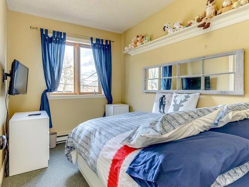 Chambre Ã Â coucher - 250 Ch. Boulanger, Sutton, QC - Indoor Photo Showing Bedroom