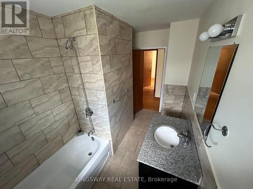 164 Chapman Road, Toronto (Humber Heights), ON - Indoor Photo Showing Bathroom