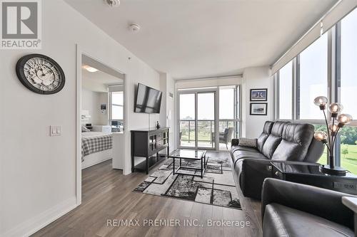 710 - 1461 Lawrence Avenue W, Toronto (Brookhaven-Amesbury), ON - Indoor Photo Showing Living Room