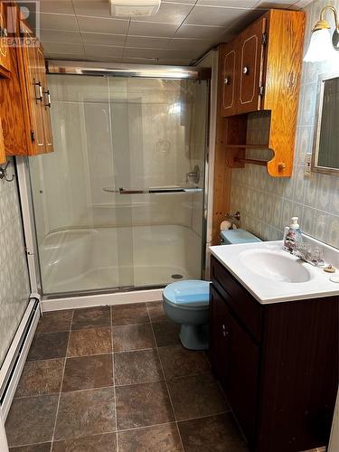 90 Main Street, Grand Falls-Windsor, NL - Indoor Photo Showing Bathroom