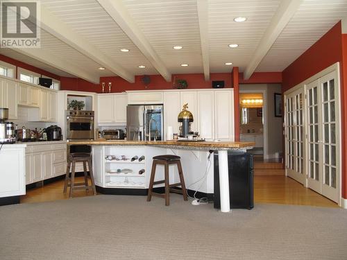 4614 Fuller Road, Kelowna, BC - Indoor Photo Showing Kitchen With Upgraded Kitchen