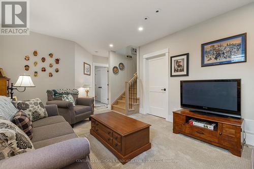 45 Shelter Cove Drive, Westport, ON - Indoor Photo Showing Living Room