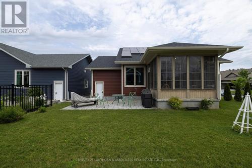 45 Shelter Cove Drive, Westport, ON - Outdoor