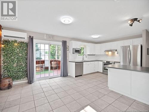 198 Frederic, Dieppe, NB - Indoor Photo Showing Kitchen With Stainless Steel Kitchen