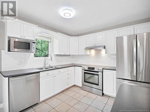 198 Frederic, Dieppe, NB - Indoor Photo Showing Kitchen With Stainless Steel Kitchen With Double Sink