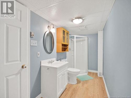 198 Frederic, Dieppe, NB - Indoor Photo Showing Bathroom