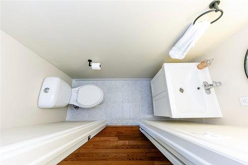 5010 Brady Avenue, Burlington, ON - Indoor Photo Showing Bathroom