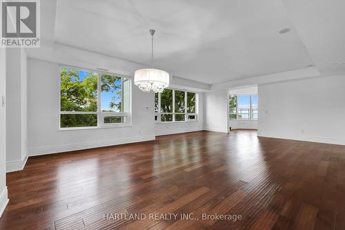 603 - 3500 Lakeshore Road W, Oakville (Bronte West), ON - Indoor Photo Showing Living Room