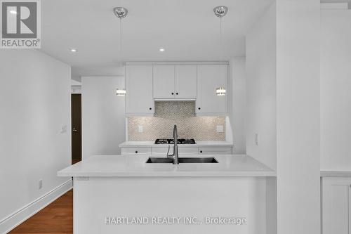 603 - 3500 Lakeshore Road W, Oakville (Bronte West), ON - Indoor Photo Showing Kitchen