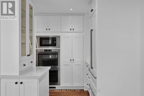 603 - 3500 Lakeshore Road W, Oakville (Bronte West), ON - Indoor Photo Showing Kitchen