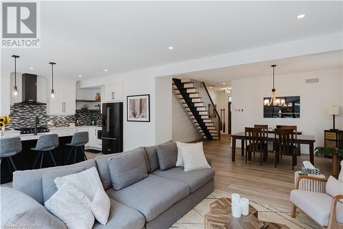 266 Mcnabb Street, Southampton, ON - Indoor Photo Showing Living Room