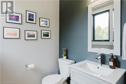 266 Mcnabb Street, Southampton, ON - Indoor Photo Showing Bathroom