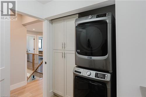 266 Mcnabb Street, Southampton, ON - Indoor Photo Showing Laundry Room