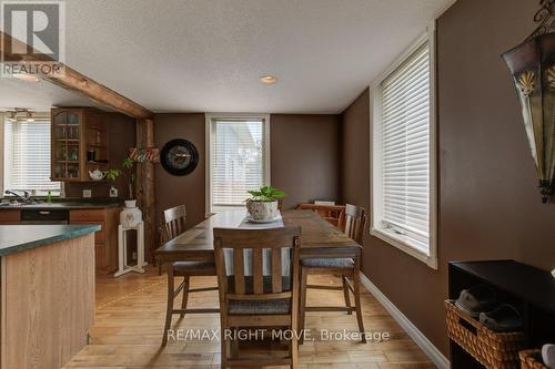 98 Snyder'S Road, Wilmot, ON - Indoor Photo Showing Dining Room