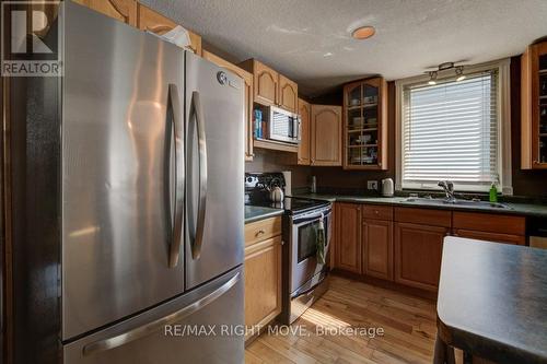 98 Snyder'S Road, Wilmot, ON - Indoor Photo Showing Kitchen With Double Sink