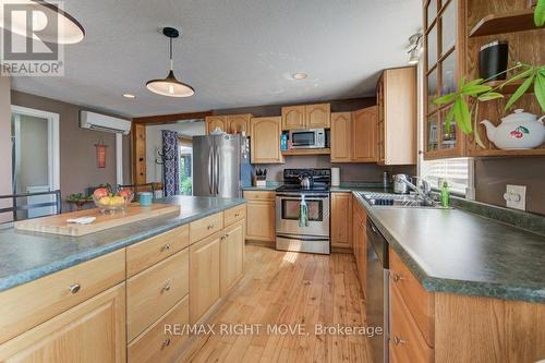 98 Snyder'S Road, Wilmot, ON - Indoor Photo Showing Kitchen