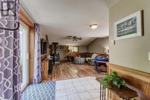 98 Snyder'S Road, Wilmot, ON - Indoor Photo Showing Other Room