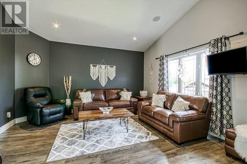 18 Montee Genereux Road, Chelmsford, ON - Indoor Photo Showing Living Room